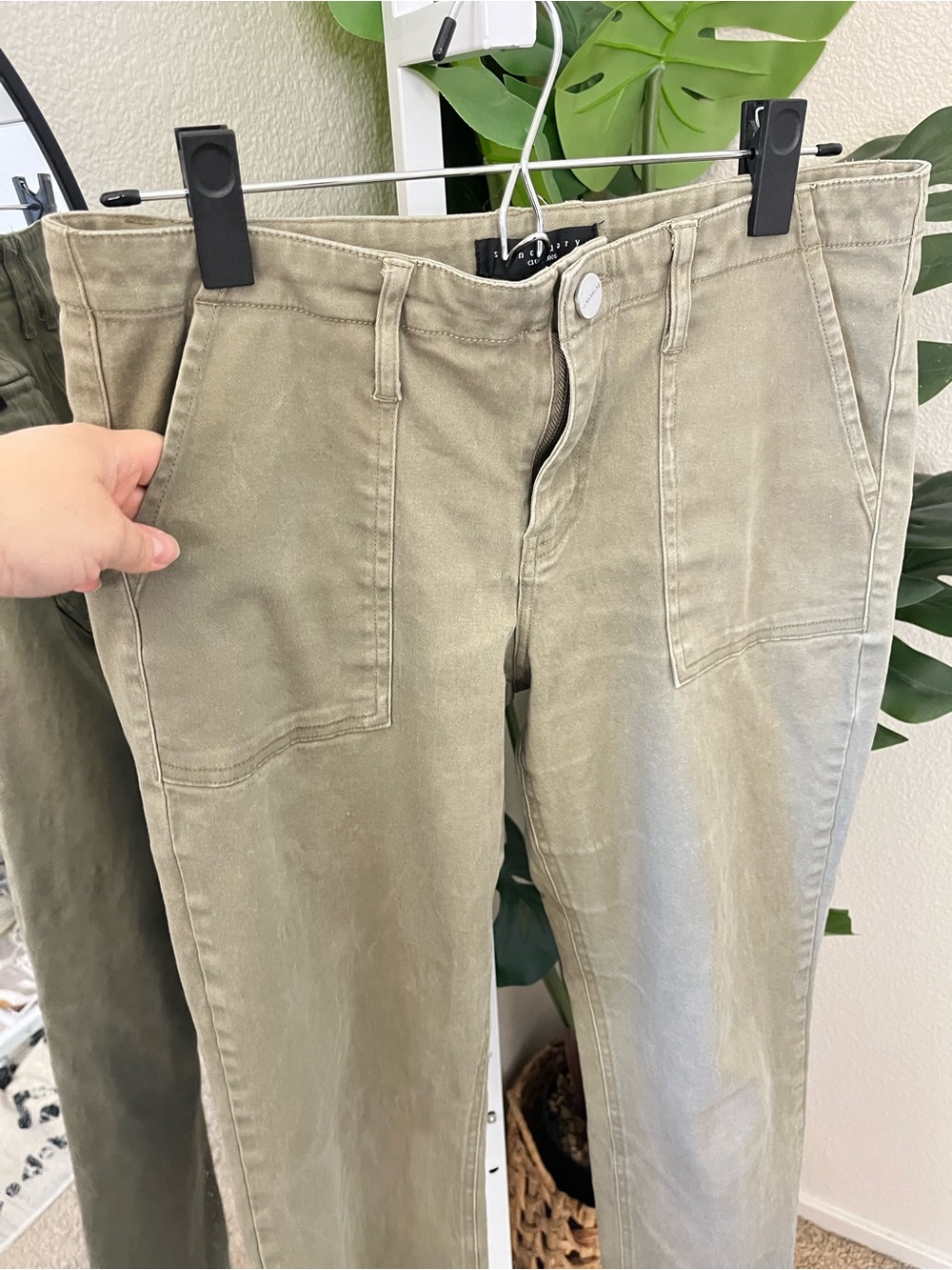 ✨ Sanctuary Olive Utility Crop Pants Size 30 - Picture 4 of 6